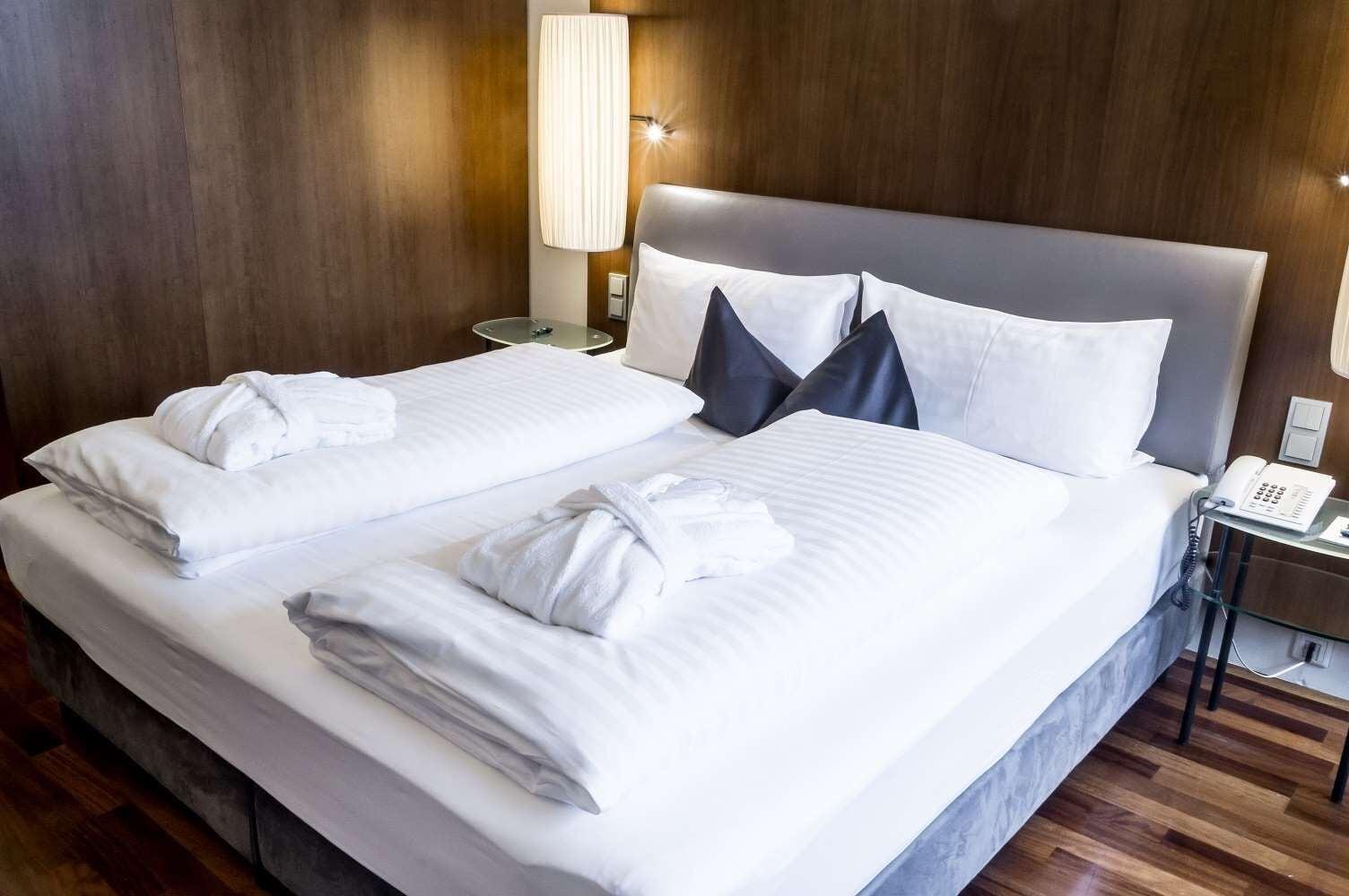 เดอะ เพนซ์ โฮเต็ล Hotel อินส์บรุค ภายนอก รูปภาพ