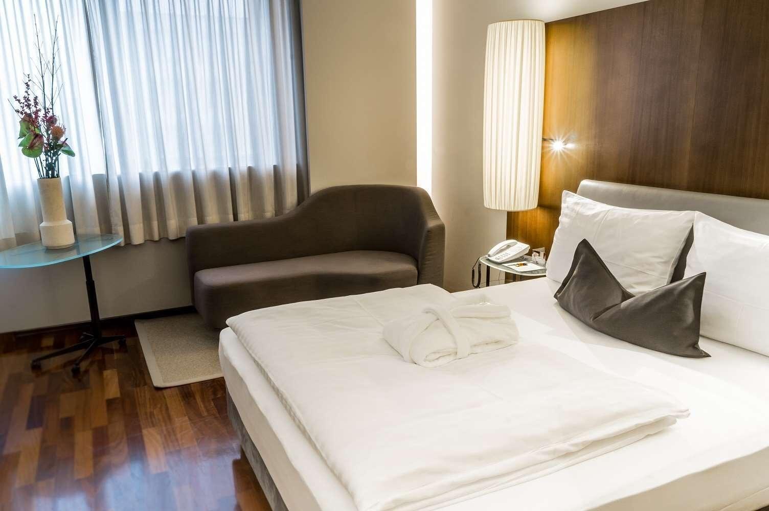 เดอะ เพนซ์ โฮเต็ล Hotel อินส์บรุค ภายนอก รูปภาพ