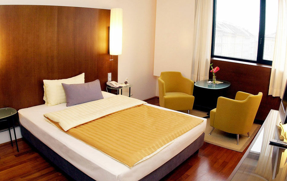 เดอะ เพนซ์ โฮเต็ล Hotel อินส์บรุค ภายนอก รูปภาพ